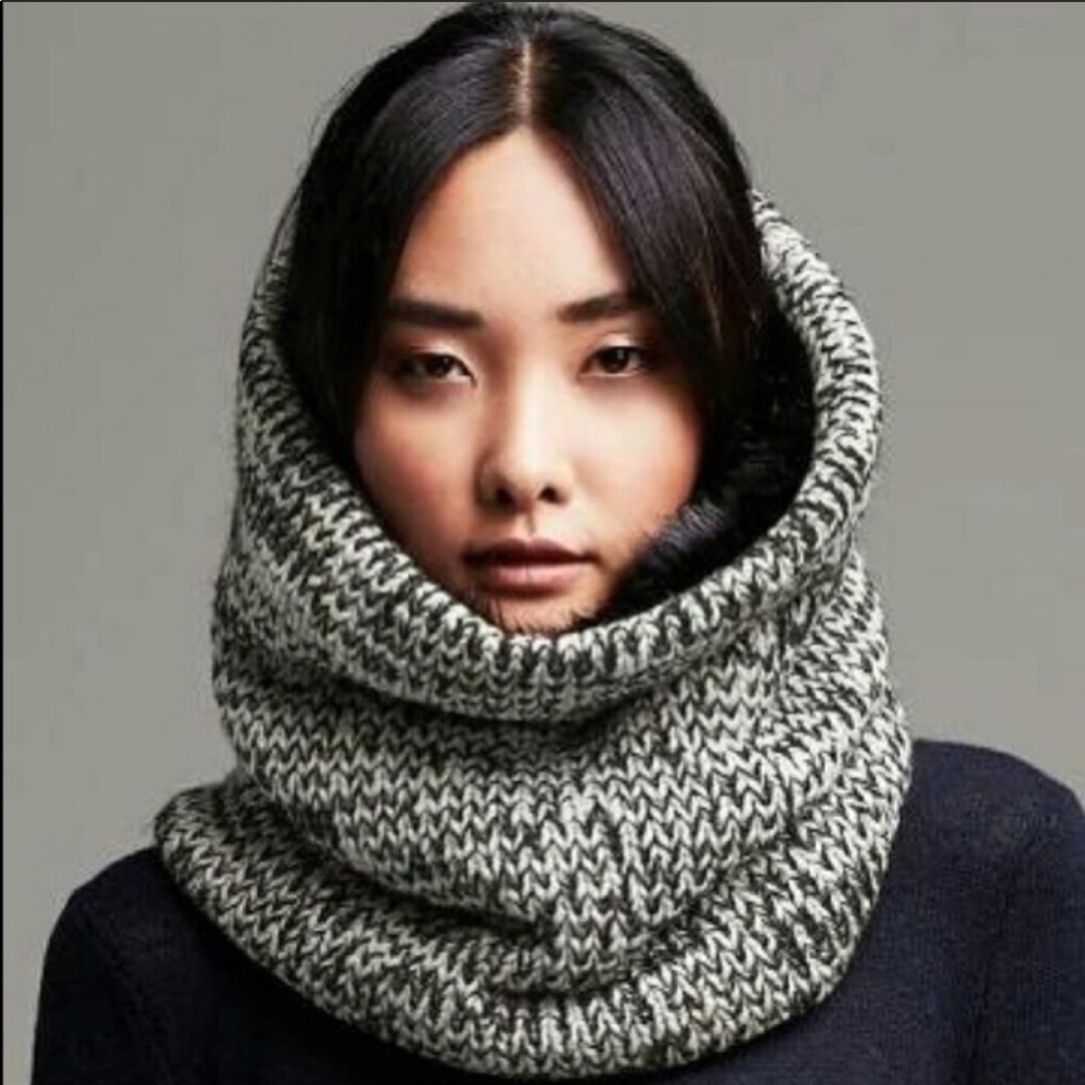 Banana Republic fur scarf neck warmer